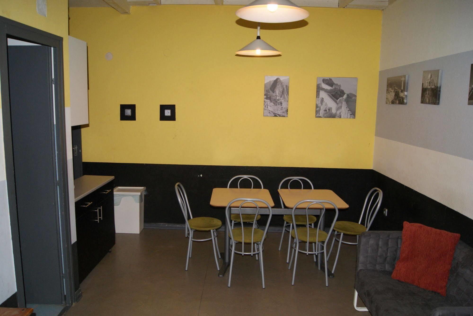 Happy Hostel Βουδαπέστη Εξωτερικό φωτογραφία