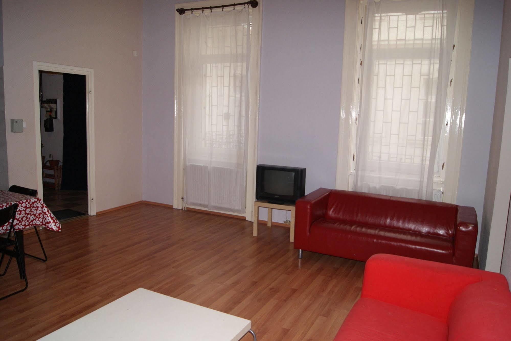 Happy Hostel Βουδαπέστη Εξωτερικό φωτογραφία